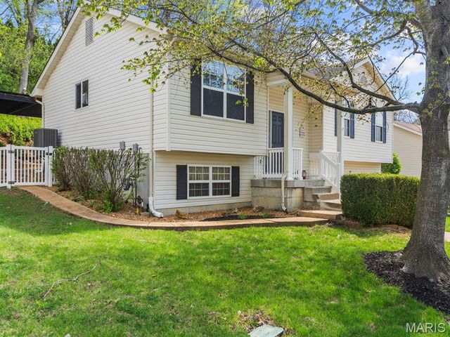 164 Keystone Drive, Fenton, MO 63026