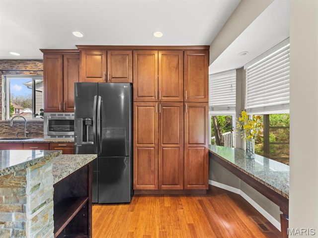 164 Keystone Drive, Fenton, MO 63026