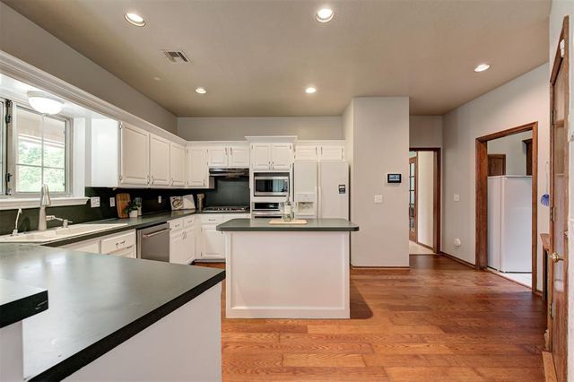 4722 Sandy Oak Lane, Newalla, OK 74857