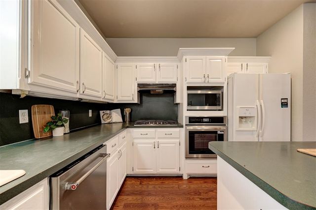 4722 Sandy Oak Lane, Newalla, OK 74857