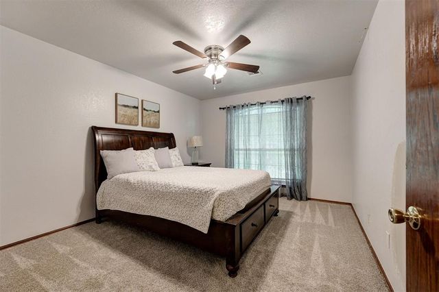 4722 Sandy Oak Lane, Newalla, OK 74857