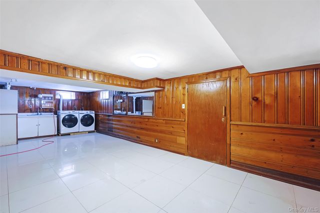 3318 164th Street, Flushing, NY 11358