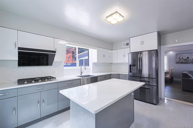 3318 164th Street, Flushing, NY 11358