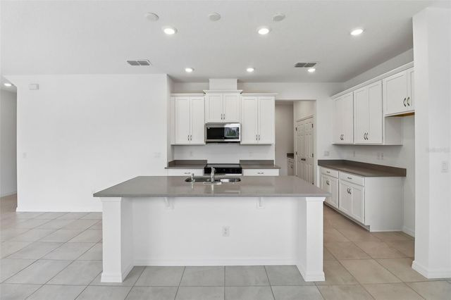 1196 HAPPY FOREST LOOP, Deland, FL 32720