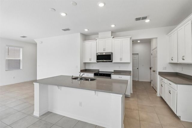 1196 HAPPY FOREST LOOP, Deland, FL 32720