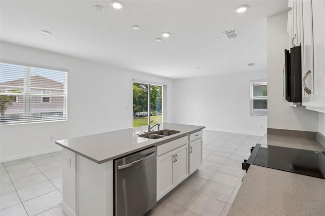 1196 HAPPY FOREST LOOP, Deland, FL 32720