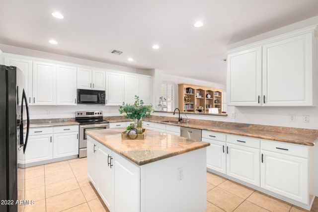 3228 E ANIKA Drive, Gilbert, AZ 85298