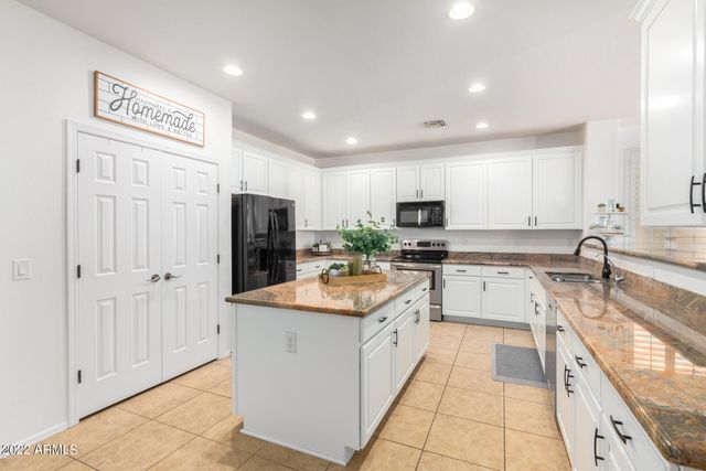 3228 E ANIKA Drive, Gilbert, AZ 85298