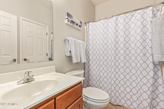 3228 E ANIKA Drive, Gilbert, AZ 85298