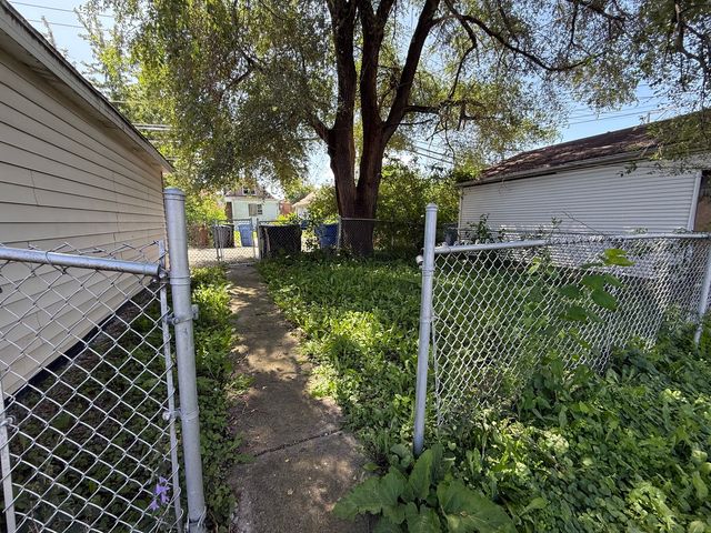 1213 W 96th Street, Chicago, IL 60643