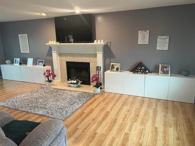 29105 Bay Pointe Drive, New Baltimore, MI 48047