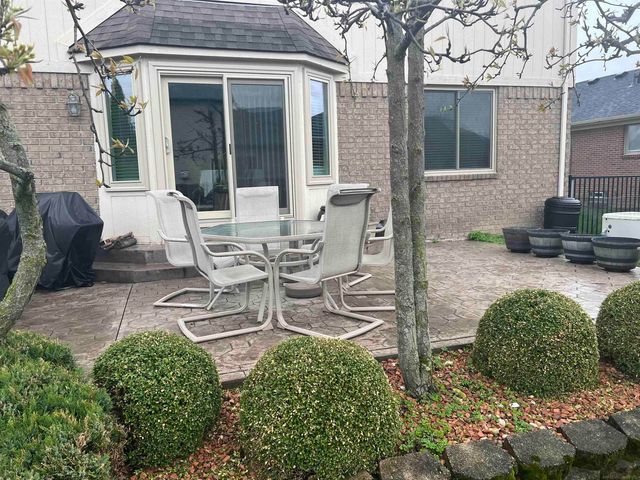 29105 Bay Pointe Drive, New Baltimore, MI 48047