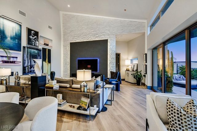 6360 Clovis Point Street, Las Vegas, NV 89135