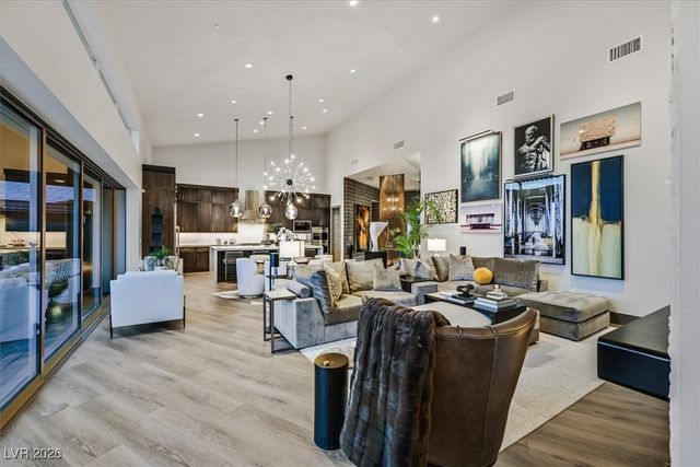 6360 Clovis Point Street, Las Vegas, NV 89135