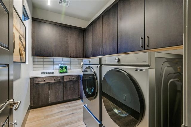 6360 Clovis Point Street, Las Vegas, NV 89135