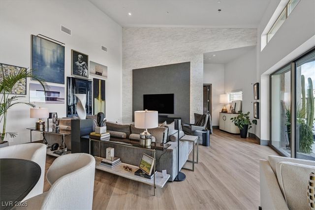 6360 Clovis Point Street, Las Vegas, NV 89135