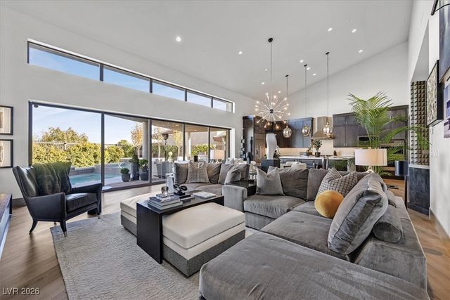 6360 Clovis Point Street, Las Vegas, NV 89135