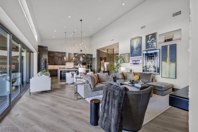 6360 Clovis Point Street, Las Vegas, NV 89135