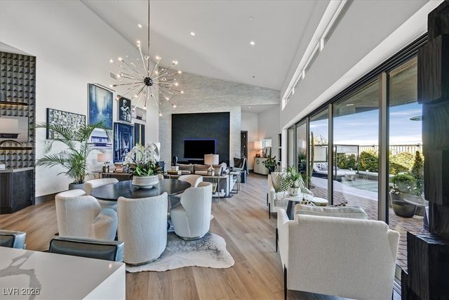 6360 Clovis Point Street, Las Vegas, NV 89135