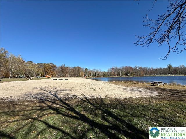 135 Sitka Drive, Coolbaugh Twp, PA 18347