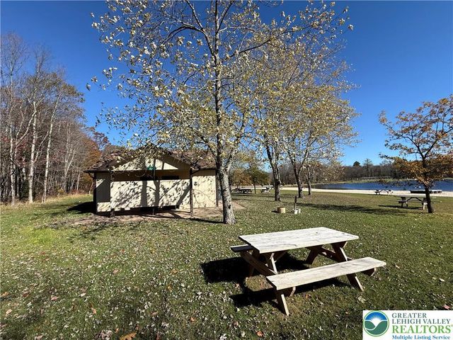 135 Sitka Drive, Coolbaugh Twp, PA 18347