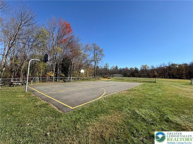 135 Sitka Drive, Coolbaugh Twp, PA 18347