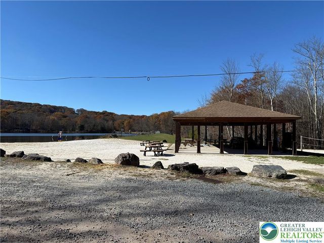 135 Sitka Drive, Coolbaugh Twp, PA 18347