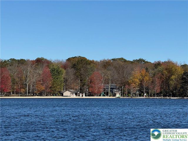 135 Sitka Drive, Coolbaugh Twp, PA 18347