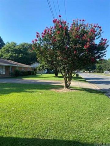 1212 Donaghey Ave., Conway, AR 72034