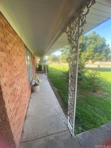 1212 Donaghey Ave., Conway, AR 72034