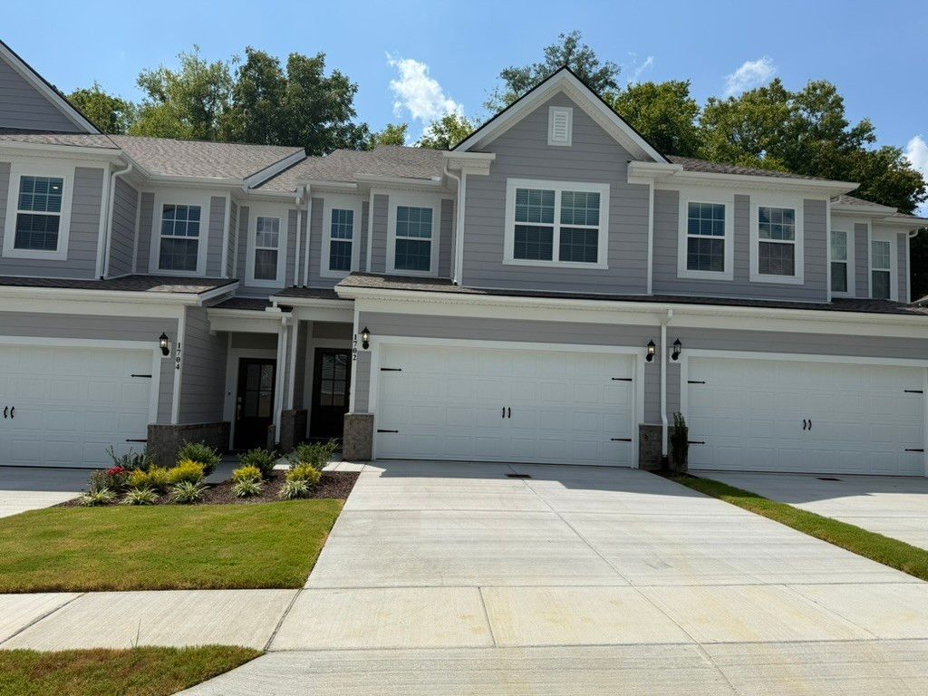 1702 Manuka Ln, Columbia, TN 38401