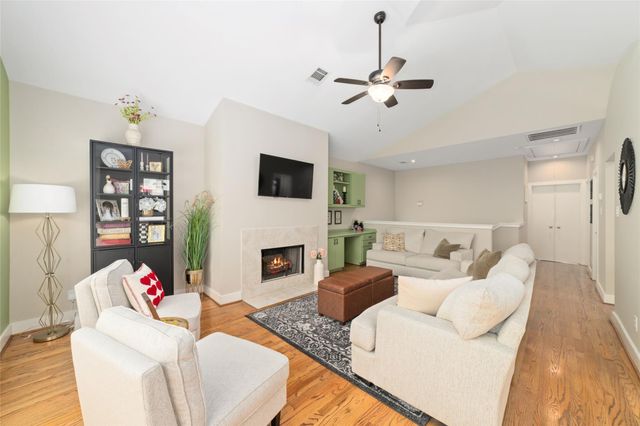 917 W 21st Street D, Houston, TX 77008