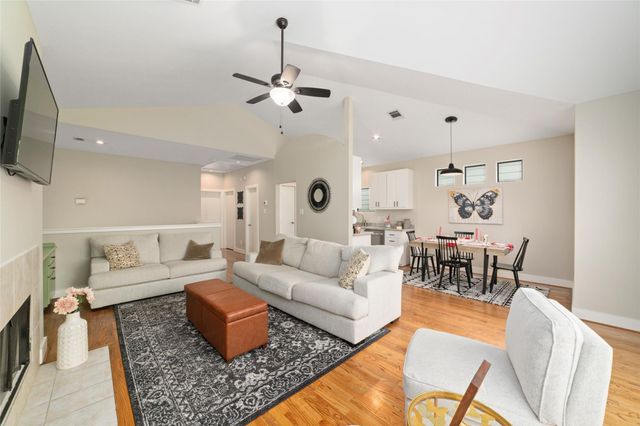 917 W 21st Street D, Houston, TX 77008