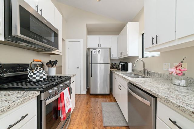 917 W 21st Street D, Houston, TX 77008