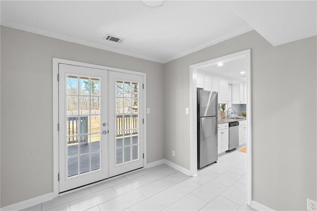 155 Bear Run Court, Chattahoochee Hills, GA 30268