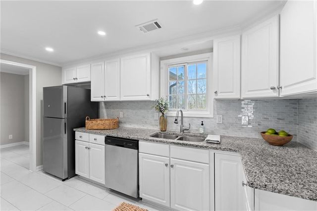 155 Bear Run Court, Chattahoochee Hills, GA 30268