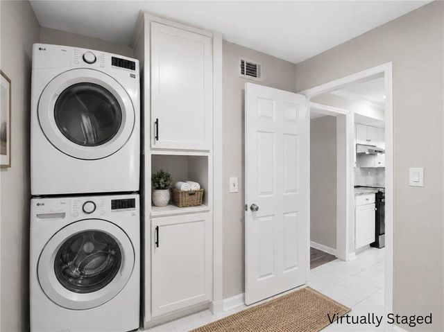 155 Bear Run Court, Chattahoochee Hills, GA 30268