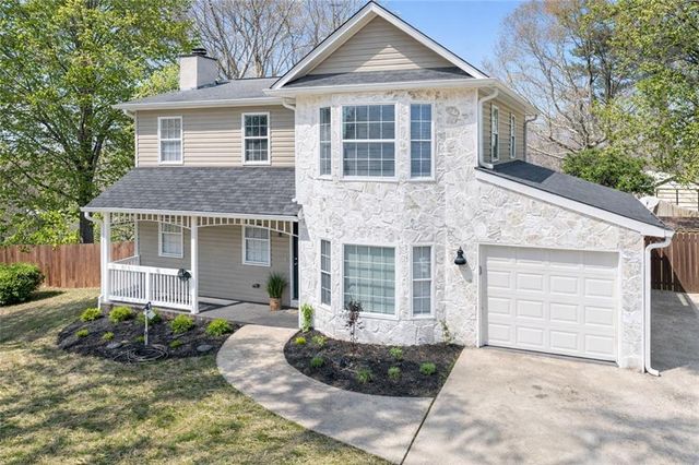 155 Bear Run Court, Chattahoochee Hills, GA 30268