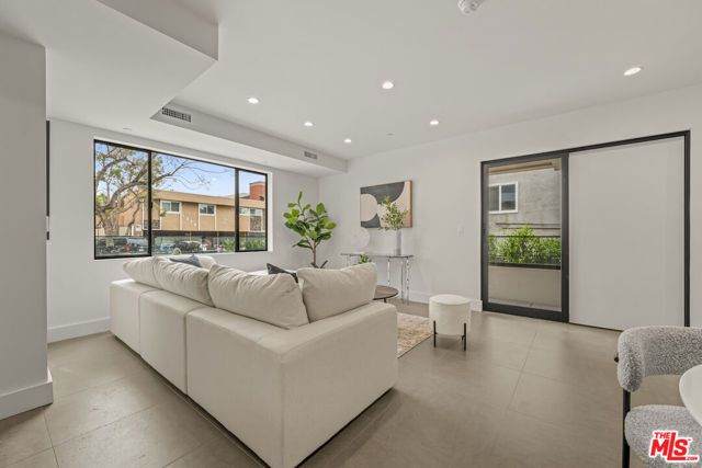 1221 N Detroit Street 1, West Hollywood, CA 90046