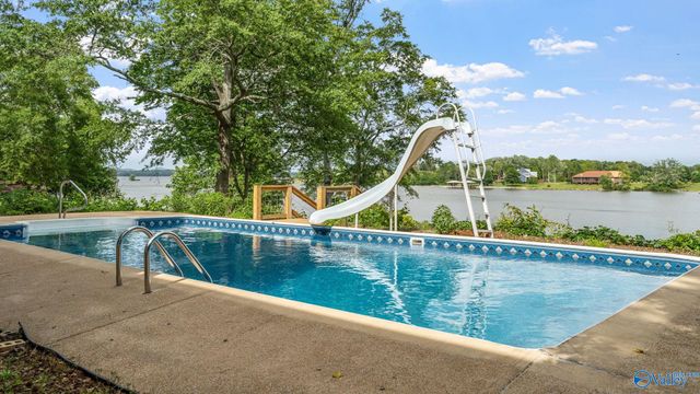 2055 Big Nose Drive, Centre, AL 35960