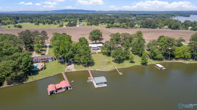 2055 Big Nose Drive, Centre, AL 35960