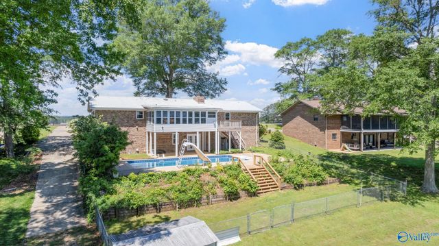 2055 Big Nose Drive, Centre, AL 35960