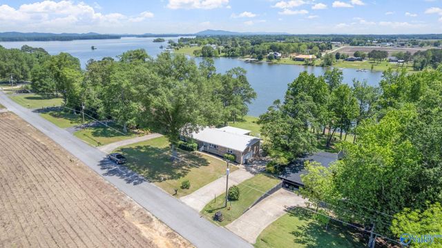 2055 Big Nose Drive, Centre, AL 35960