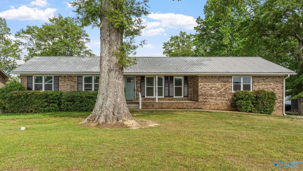 2055 Big Nose Drive, Centre, AL 35960