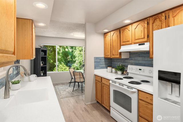 2012 NE 127th Street, Seattle, WA 98125
