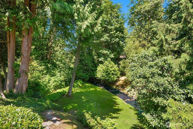 2012 NE 127th Street, Seattle, WA 98125
