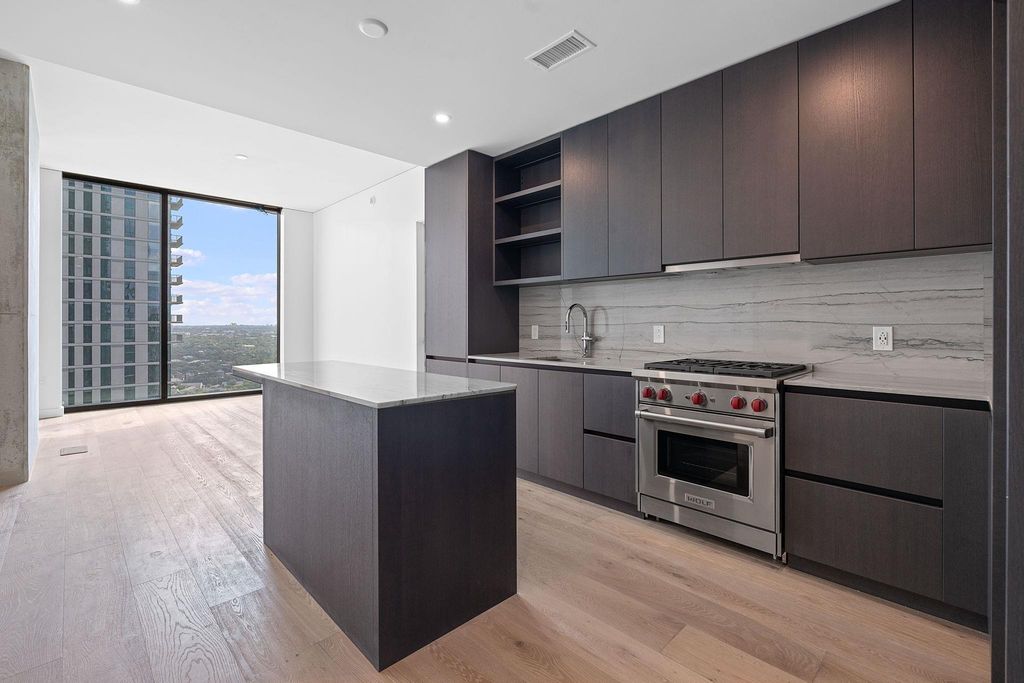 610 Davis ST 3004, Austin, TX 78701