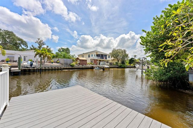 344 CROSSWINDS DRIVE, Palm Harbor, FL 34683