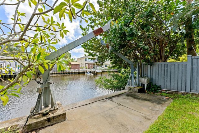 344 CROSSWINDS DRIVE, Palm Harbor, FL 34683