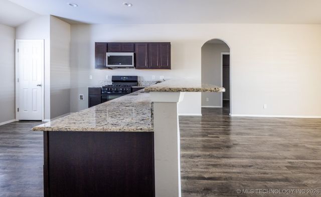 1208 E Richmond Street, Broken Arrow, OK 74012